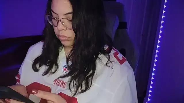 Freechat drizzypeach602 on StripChat