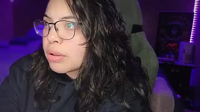 Freechat drizzypeach602 on StripChat