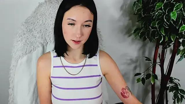 EileenMoores from StripChat is Freechat