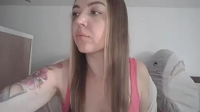 ElenaLoveMi from StripChat is Freechat
