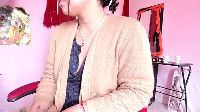 Elfa-Diamond from StripChat is Freechat