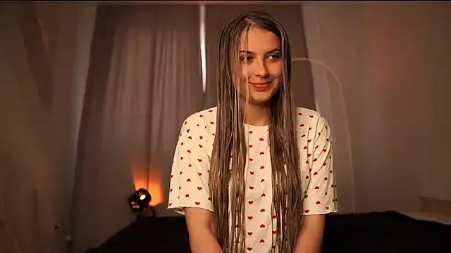 elisa_moon from StripChat is Freechat