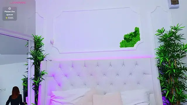 Freechat ElisaCharm on StripChat