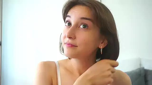 EliseMilby from StripChat is Freechat