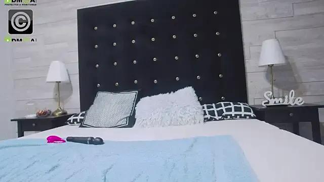 Ella_Lizzie on StripChat