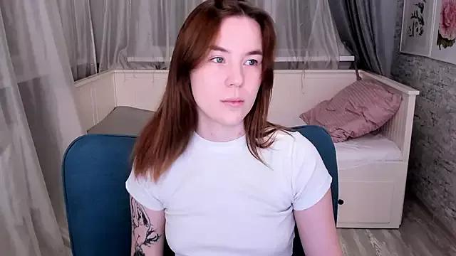 EllaSmithh from StripChat