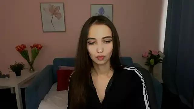 EllaSteele from StripChat is Freechat