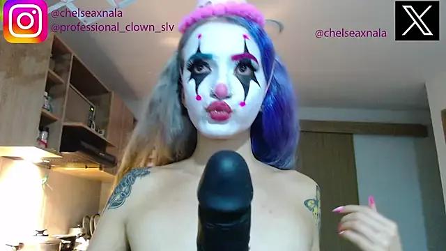 Freechat Eloise-brown on StripChat