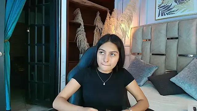 Emelie_Ch1 from StripChat