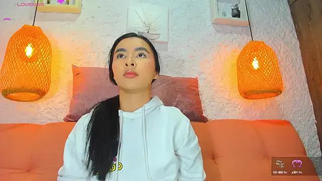Freechat emiily_s on StripChat
