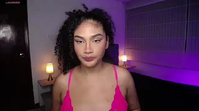 emiily_smith1 from StripChat is Freechat