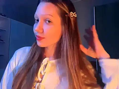 EmiIyKitty from StripChat is Freechat
