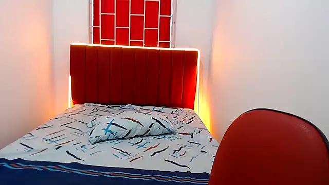 emili_veryhot from StripChat is Freechat