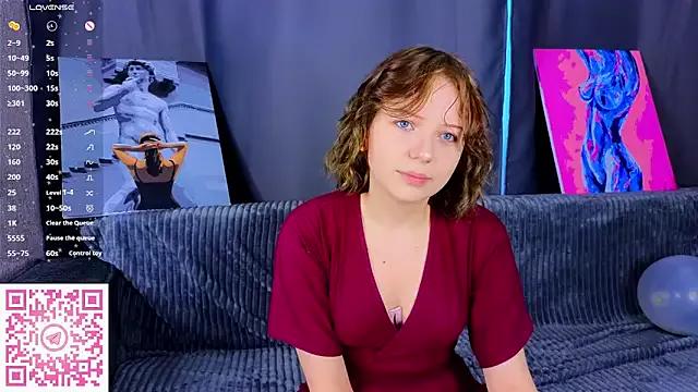 EmiliSaren from StripChat is Freechat