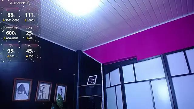 Emilly_soul from StripChat is Freechat