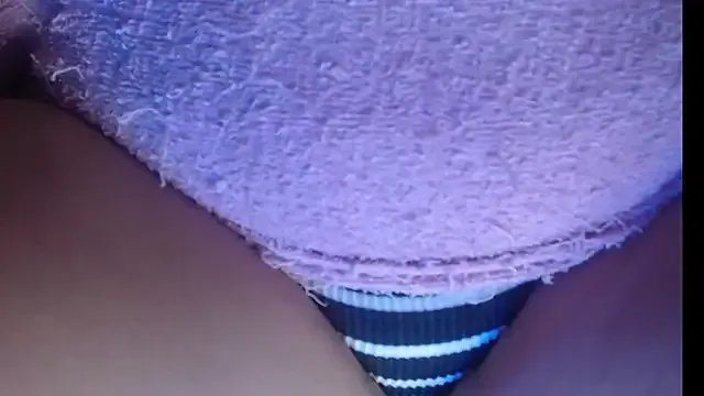 Freechat emily_sexxx on StripChat