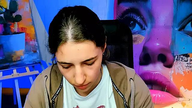 EmilyJar from StripChat is Freechat