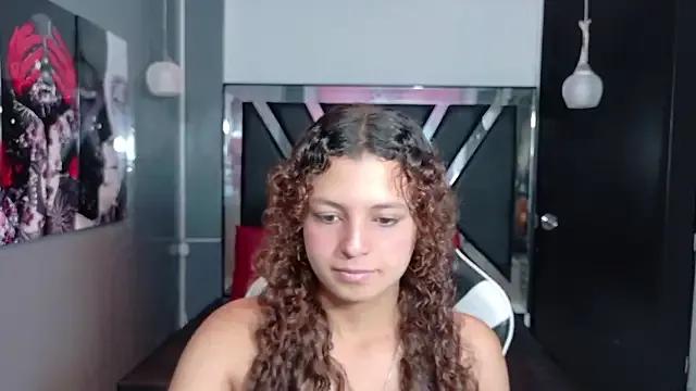 EmilyMartinx2 from StripChat is Freechat