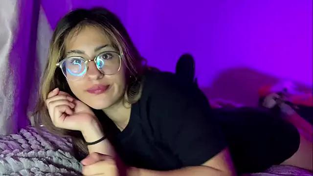 emma__bell_ from StripChat is Freechat