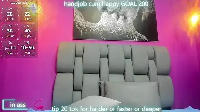Emma_HotLatina from StripChat is Freechat