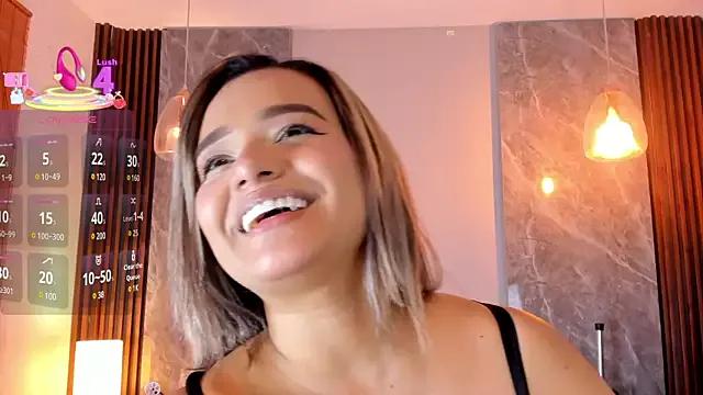 Emma_hunter_ from StripChat is Freechat