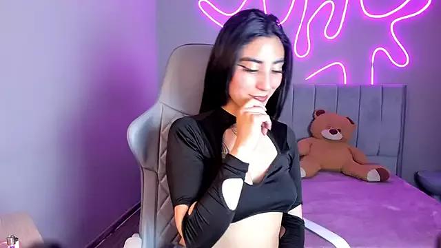 Emma_Lirys from StripChat