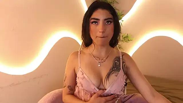 Emma_Lirys on StripChat 