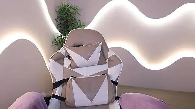 Emma_Lirys on StripChat 