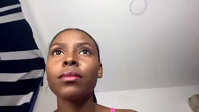 Emma_Thompson_xx from StripChat is Freechat