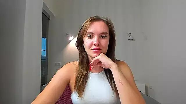 EmmaNorman from StripChat is Freechat
