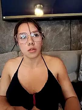 EmmaSulivan from StripChat is Freechat