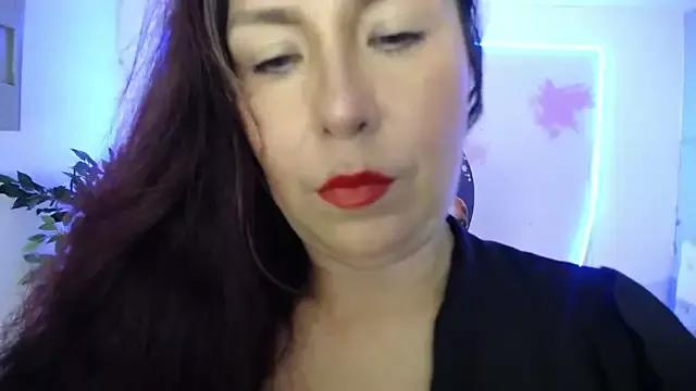 evelyn_mature19 from StripChat