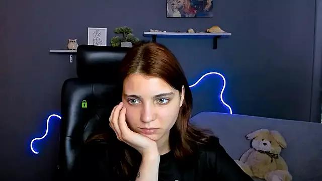 evelyn_muse from StripChat is Freechat