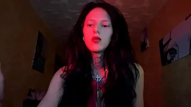 EvelynDiamond from StripChat is Freechat