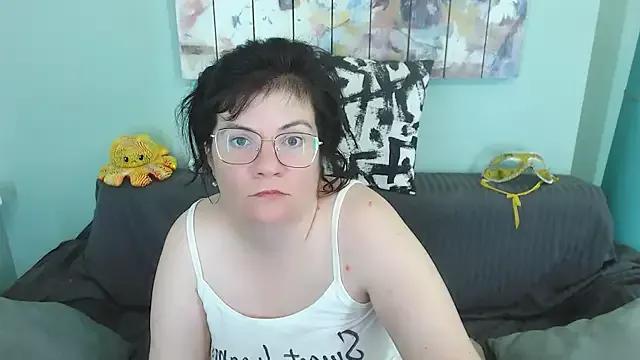 EverlyRays from StripChat