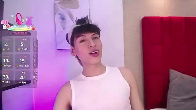 Ezra_Storm from StripChat is Freechat