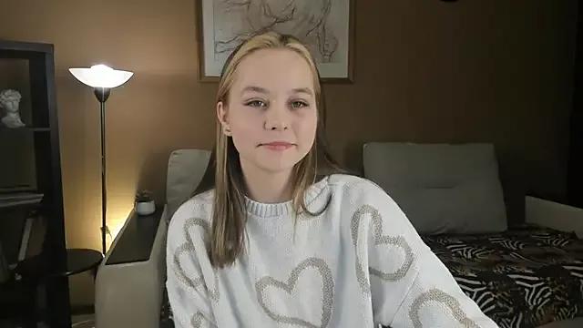 FalineDowlen on StripChat