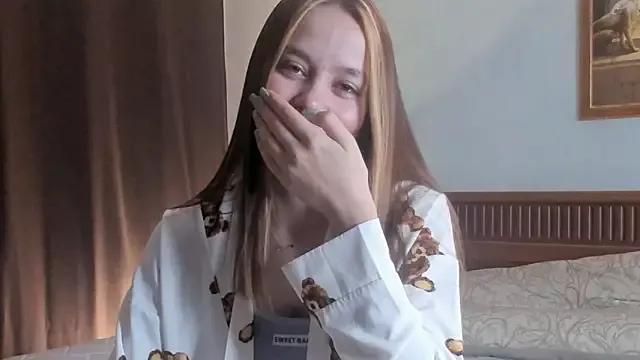 FalineDowlen on StripChat