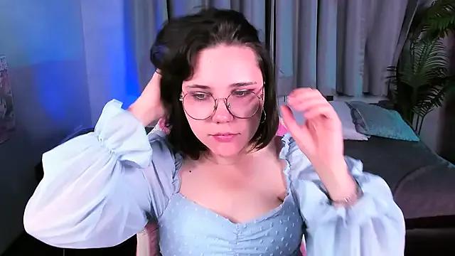 FlirtyLili from StripChat is Freechat