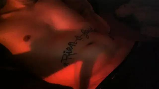 Forthepleasur_ from StripChat is Freechat