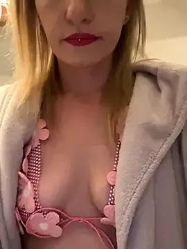 GangBangKitty on StripChat 