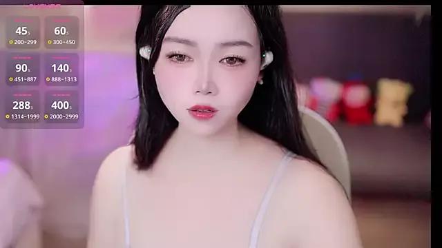 GenevieveRosalie from StripChat is Freechat