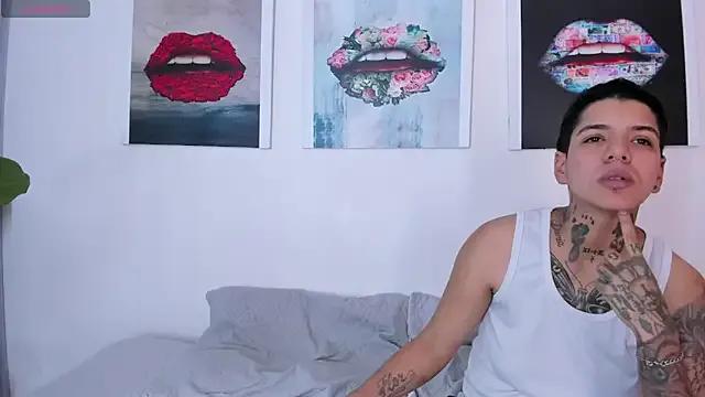 Girls_inlove from StripChat is Freechat