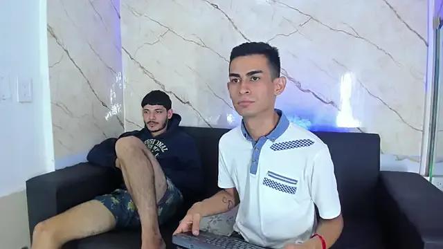 Golldens_Dreamss from StripChat