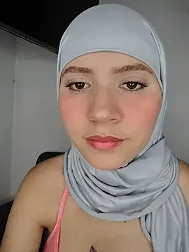 hanaa_18 on StripChat