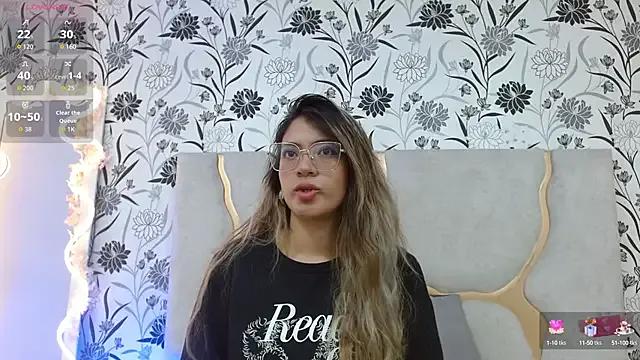Hanaa_tay from StripChat is Freechat