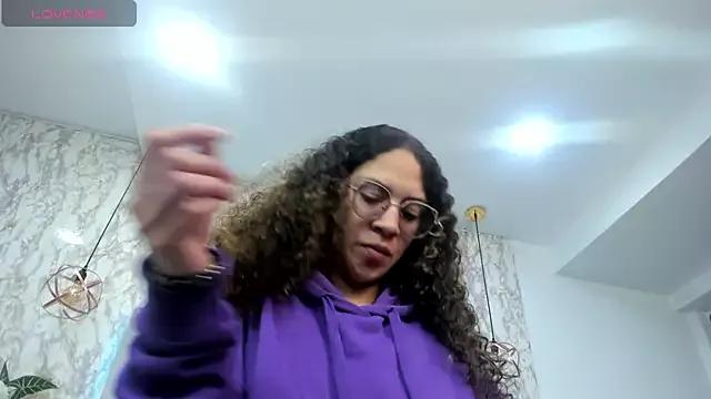 Hanna_Cornee_ from StripChat is Freechat