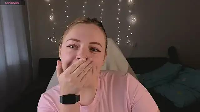 Hanna_melon from StripChat