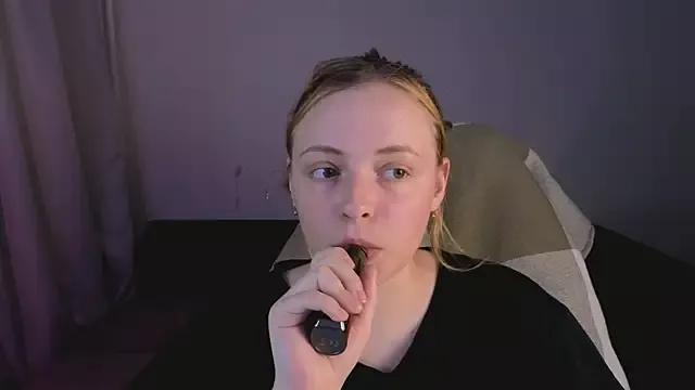 Hanna_melon from StripChat