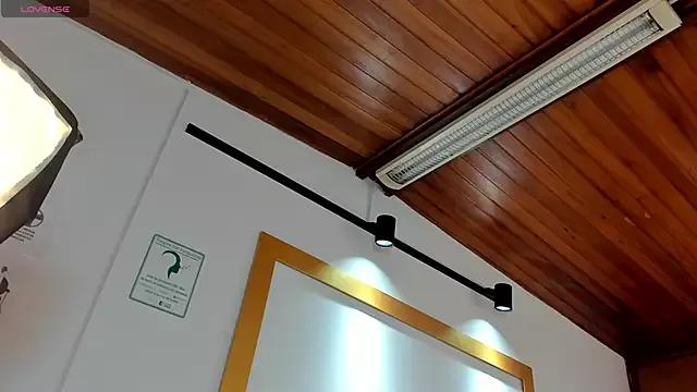 Hannaa_Evanss from StripChat